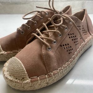 Razili Espadrille Sneaker Women’s size 5.5 fits like 6